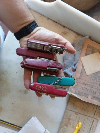 Set di sei coltelli multiuso antichi