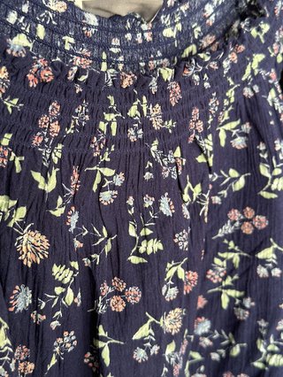 Blusa azul C&A cuello barco floral (talla 44)