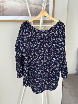 Blusa azul C&A cuello barco floral (talla 44)