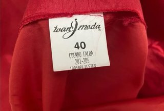 Falda larga roja con volantes
