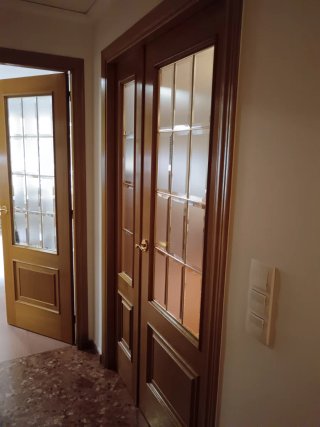 Puerta madera cocina/comedor habitaciones, baños s