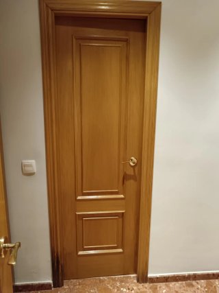 Puerta madera cocina/comedor habitaciones, baños s