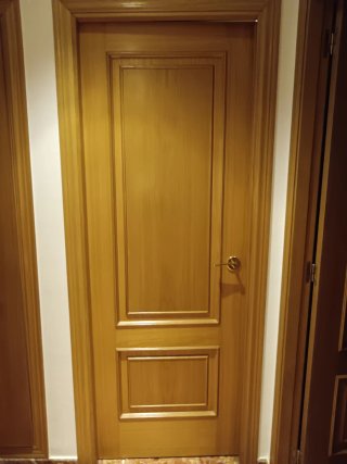 Puerta madera cocina/comedor habitaciones, baños s