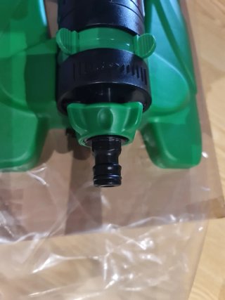 Aspersor de jardín Amazon Basics