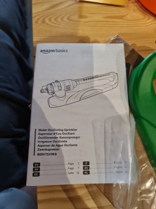 Aspersor de jardín Amazon Basics