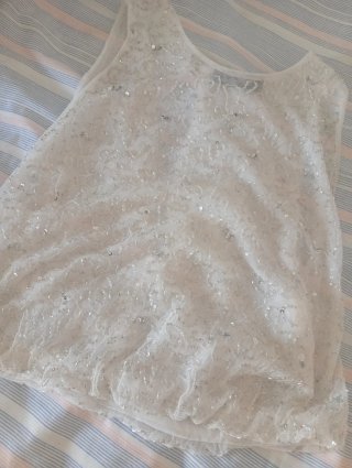 Top Bershka lentejuelas blanco y plata
