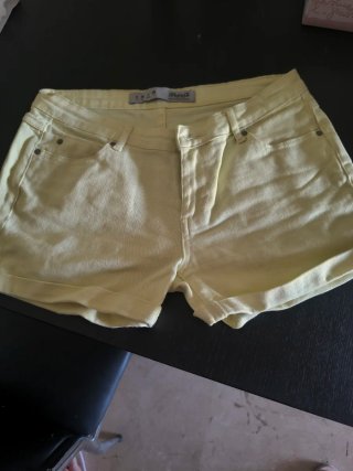 Shorts de mujer amarillos