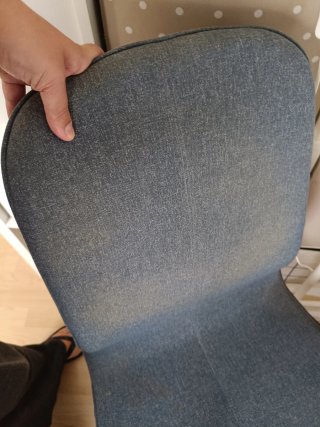 Silla de escritorio Langfall de IKEA azul.
