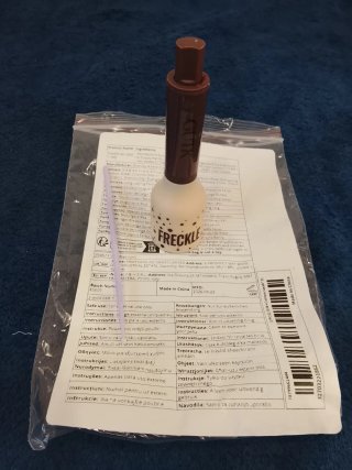 Pintalabios para pecas GUTK marrón