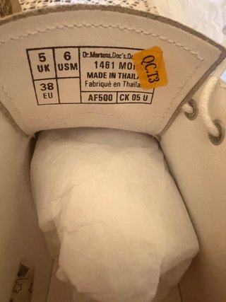 Dr. Martens bianche originali con scatola
