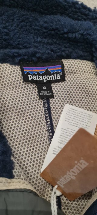 Giacca Patagonia blu e rossa