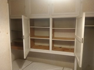 Armario empotrado dos cuerpos con cama de 1,80