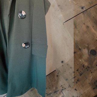 Chaleco verde estilo blazer con cinturón