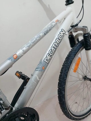 Bicicleta Decathlon Rockrider 26 con suspensión