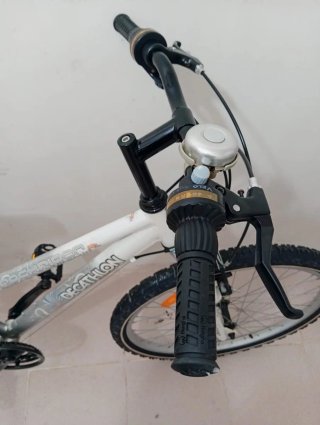 Bicicleta Decathlon Rockrider 26 con suspensión