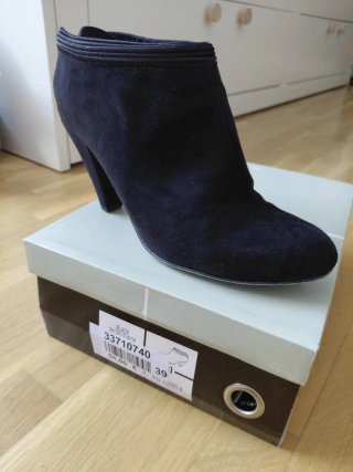 Botines negros tacón