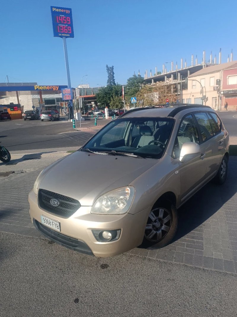 KIA Carens 2007 - foto 1