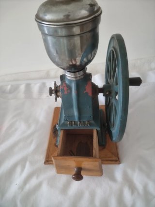 Molonillo café hierro fundido y madera ELMA1920/30