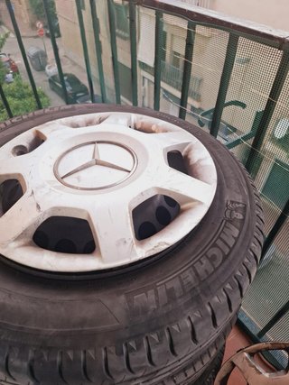 4Llantas Mercedes-Benz en muy buen estado