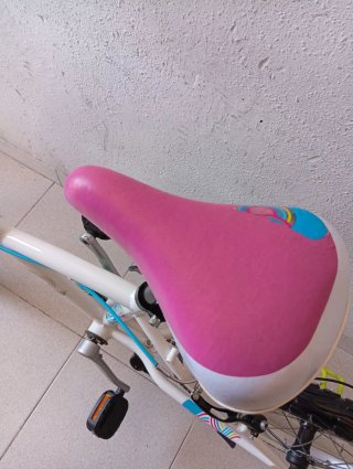 Bicicleta Infantil Btwin Blanca y Rosa 20 pulgadas