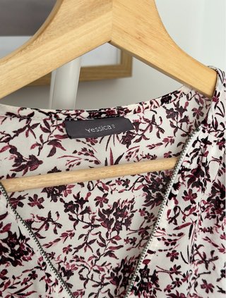 Blusa C&A floral cremallera talla 46