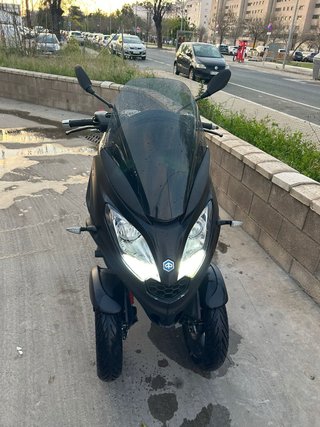 Piaggio MP3 300 HPE SPORT SOLO 670km USO CARNET B
