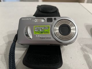Lote 3 Cámaras Pentax y Sony (sin cargador)