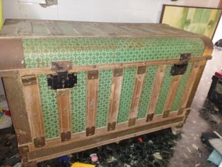 Bonitos baúles antiguos madera y metal