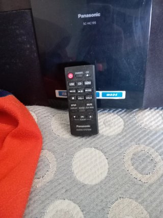Radio Panasonic SC-HC195 Seminueva precio negociab