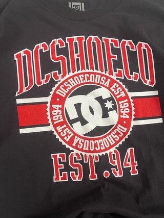 Camiseta DC Shoes Negra Gráfica Talla L