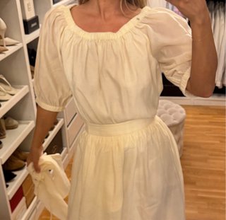 Conjunto top y falda beige/blanco