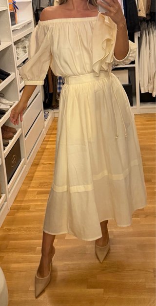 Conjunto top y falda beige/blanco