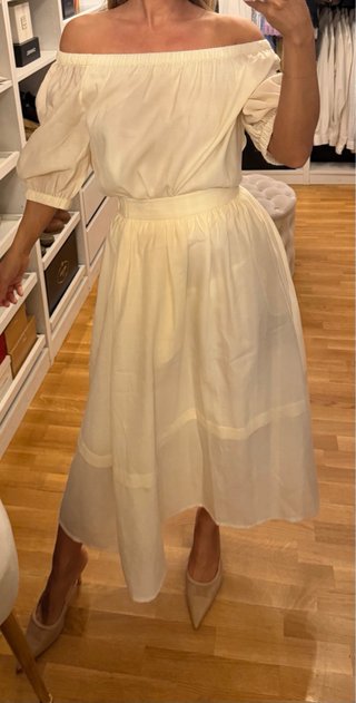 Conjunto top y falda beige/blanco