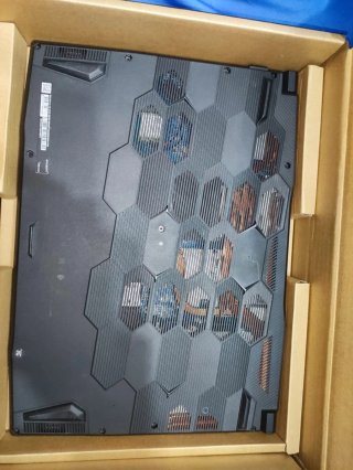 MSI Bravo 15 Ryzen 7 RTX 4060 32GB RAM 1TB