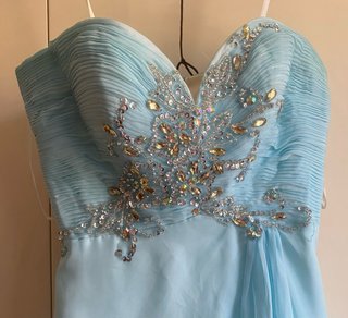 Abito da cerimonia celeste con strass