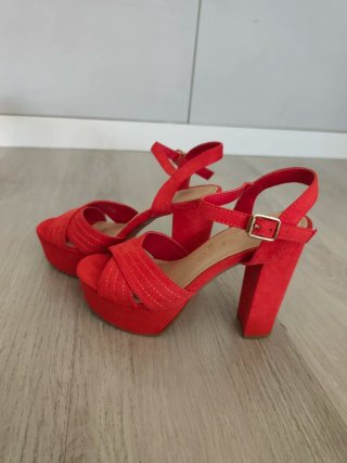 Sandalias de plataforma rojas