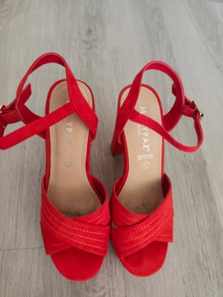 Sandalias de plataforma rojas