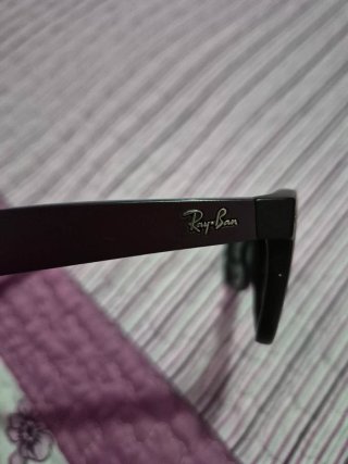 Gafas Ray-Ban Negras Patillas Moradas