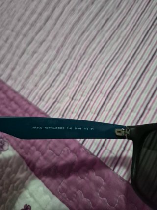 Gafas Ray-Ban Negras Patillas Moradas