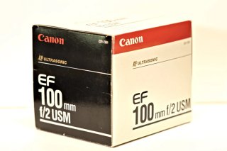 Canon EF 100mm f/2 USM Obiettivo