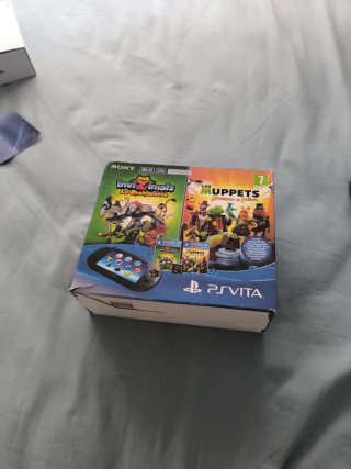 PS Vita Sony Negra / caja y accesorios originales