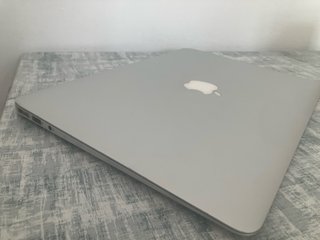 MacBook Air 13 (2013) Plata y cargador
