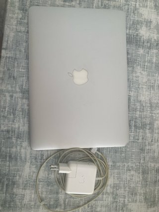 MacBook Air 13 (2013) Plata y cargador