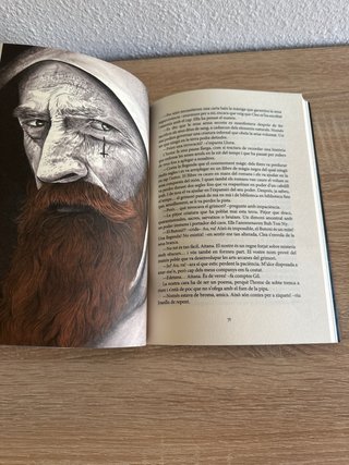Libro Aitana Torrent, caçadora d’espantacriatures”