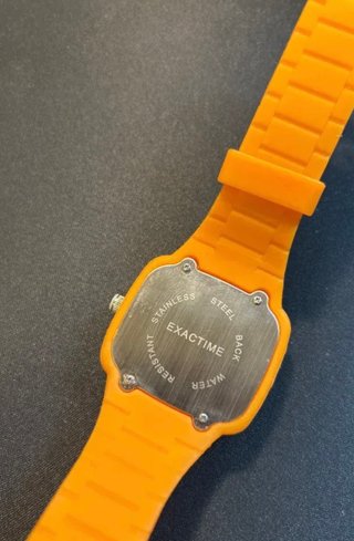 Reloj naranja retro Y2K – estilo vintage