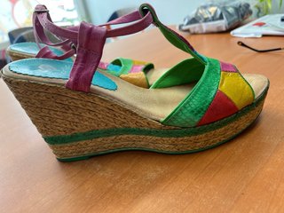 Sandalias cuña Marila multicolor