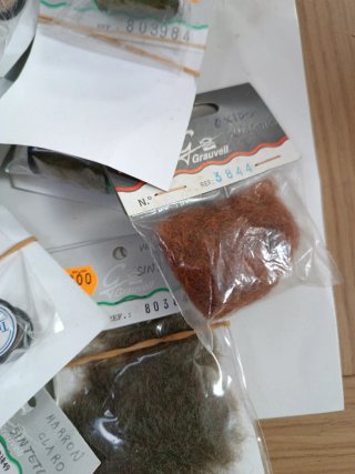 Lote materiales para montaje de moscas
