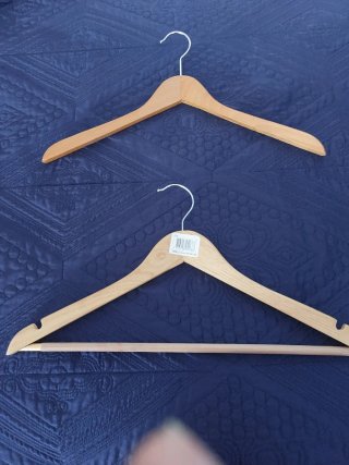 Perchas de madera .Precio por unidad