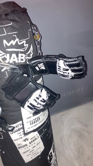 Saco Boxeo Decathlon + Guantes