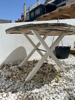 Mesa exterior SKLUM madera y metal